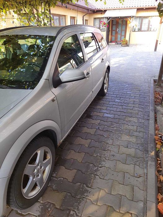 Autoturism OPEL astra H