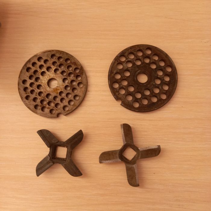 Продам мясорубку