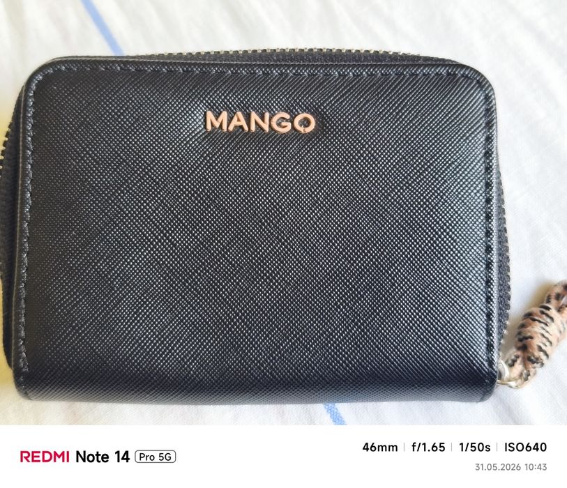Дамско портмоне Mango ново.