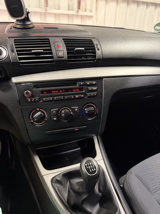 Bmw Seria 1 - benzina 2010 (Vatiante )