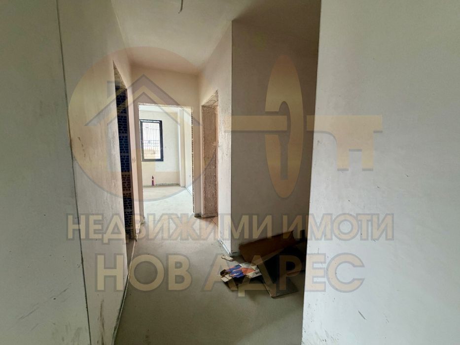 Тристаен Апартамент с Паркомясто , Луксозна Сграда с Акт 16 , гр. Търговище Център