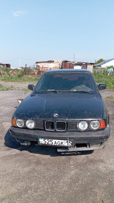 Продам машину БМВ Е34