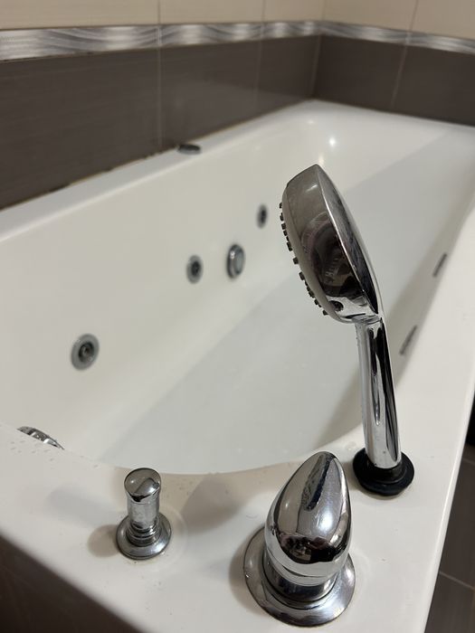 Cada 170 x 70 cm cu jacuzzi