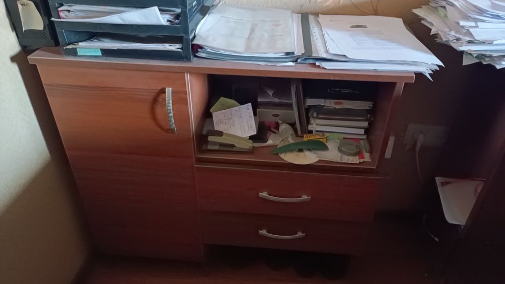 Продам полки и тумбы