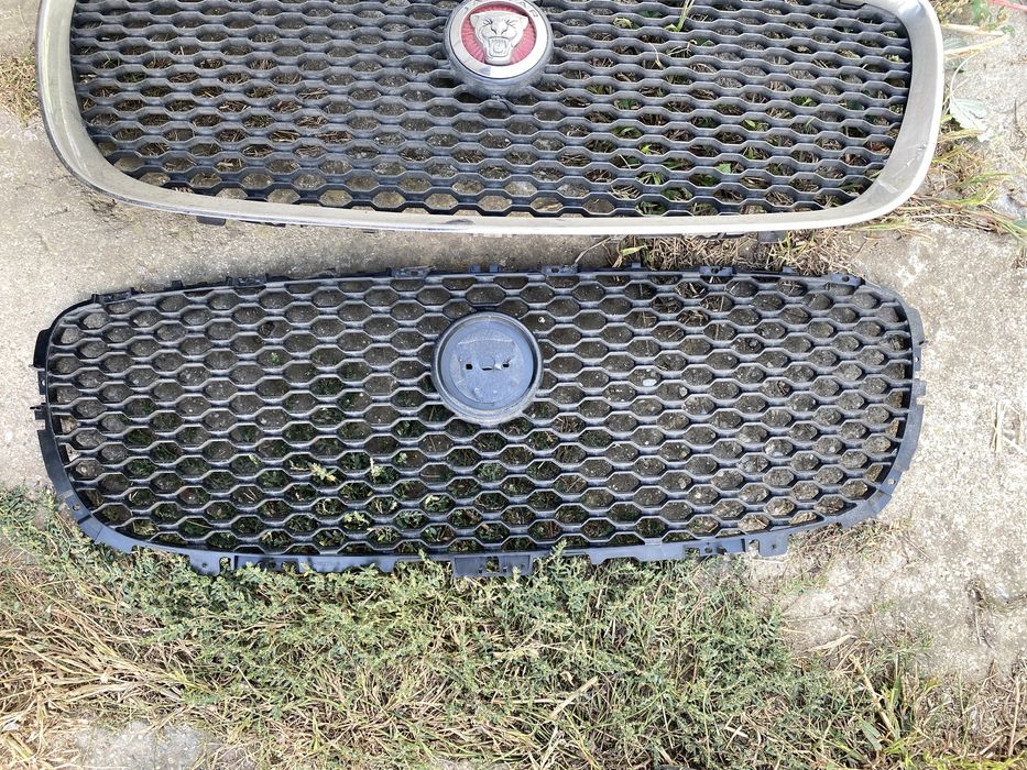 Grila JAGUAR XF X260 2015 - 2019 grila radiator bara fata cu emblema