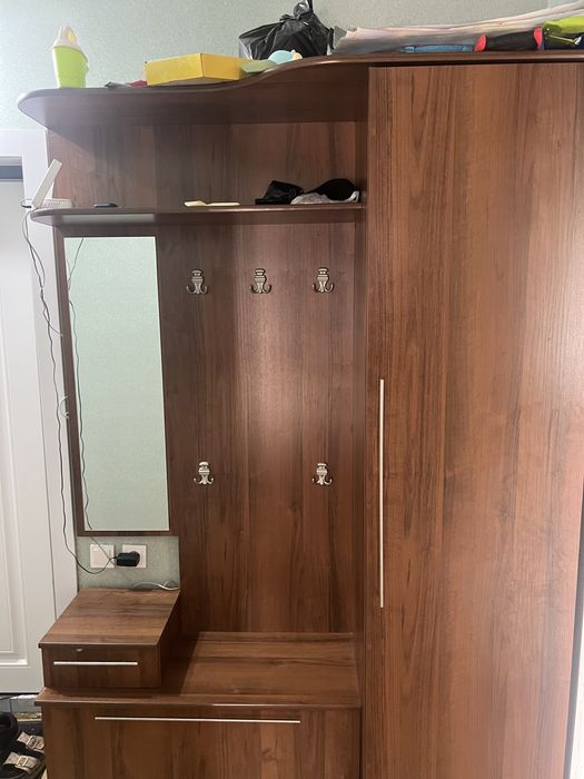 Продам шкаф в прихожую