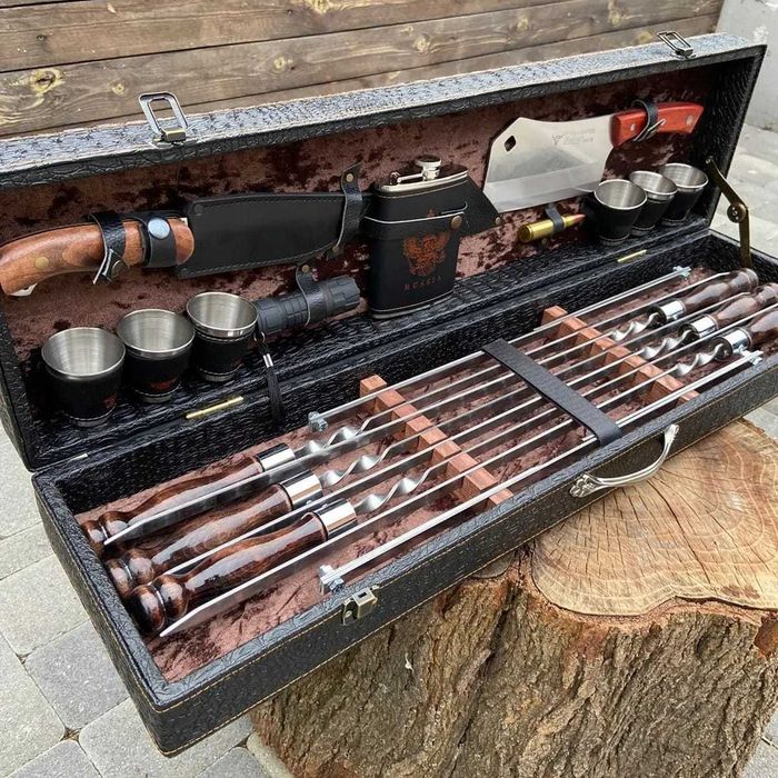 Подарок мужчине. Шашлычный набор