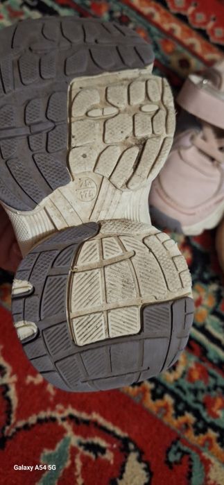 Кроссовки для девочек