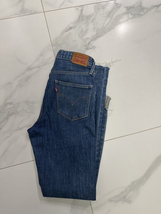 Оригинални дамски дънки Levi’s размер 27