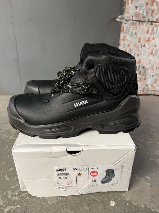 Vand bocanci protectie Uvex marimea 45