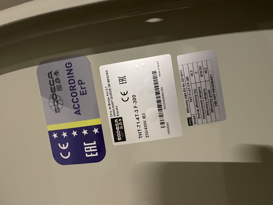 Корпус с възвратни клапи за въздух