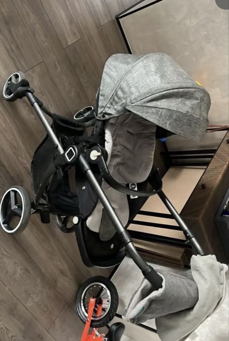 Детская коляска в отличном состоянии