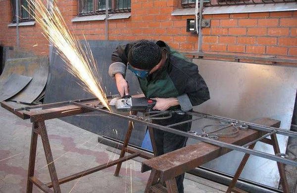 Сварка, отопление, ворота, лестница, перила, навес