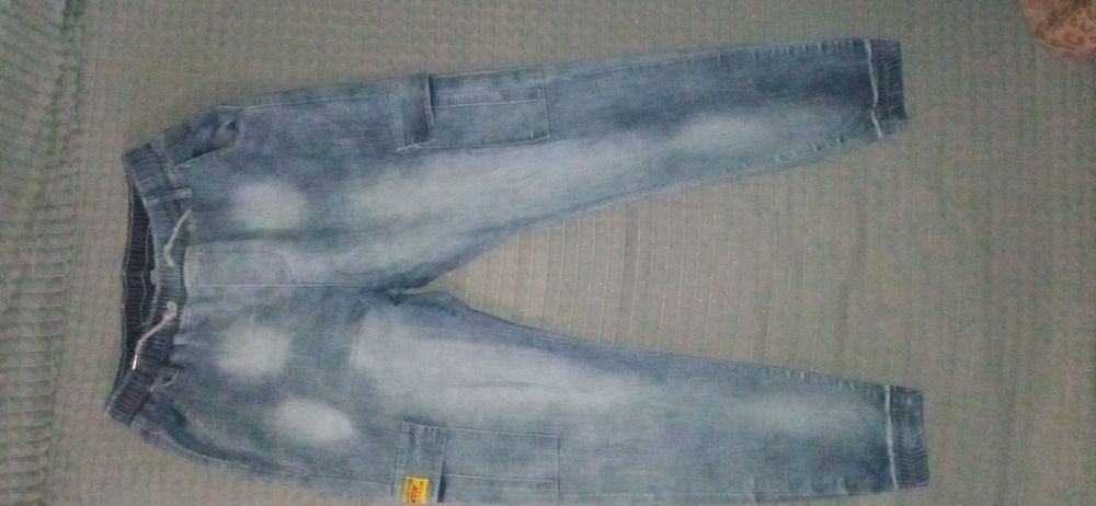 Продам  новые  джинсы