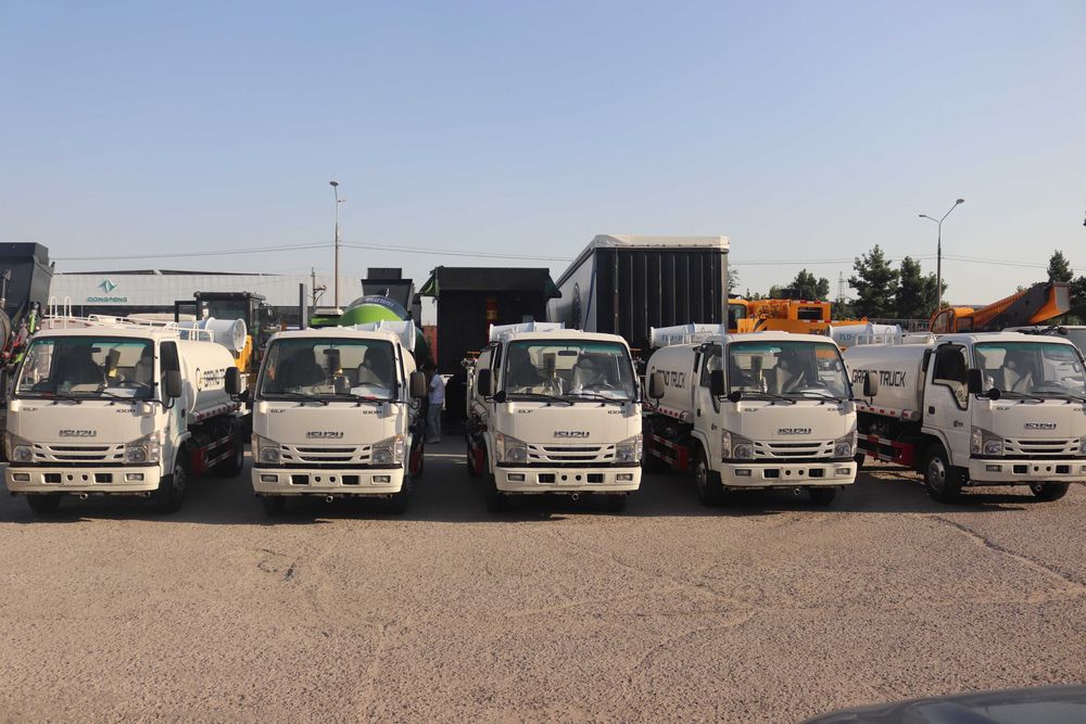 ISUZU 5 м³ сув ташувчи автомобиль (водавоз) НДС бн