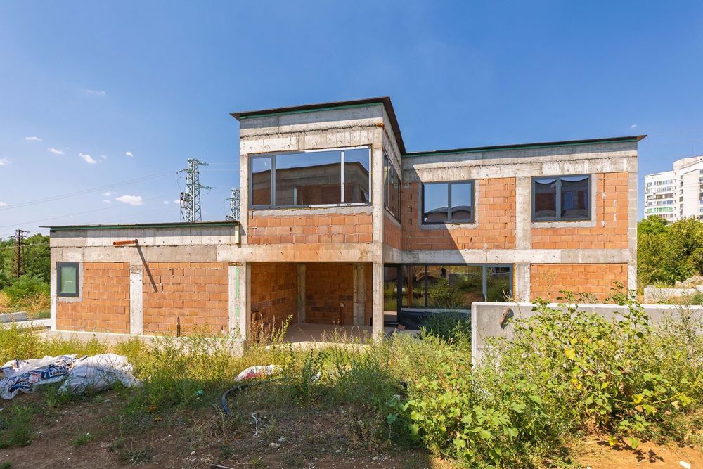 Къща в Плевен-Кайлъка площ 256 цена 375000