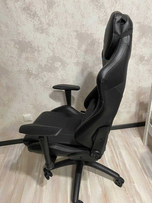 Продам кресло Thunder X3