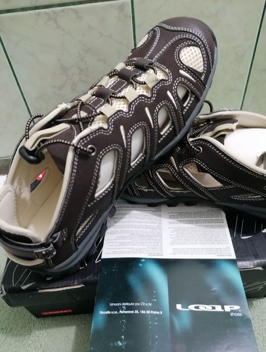 Pantaloni sport numărul 45