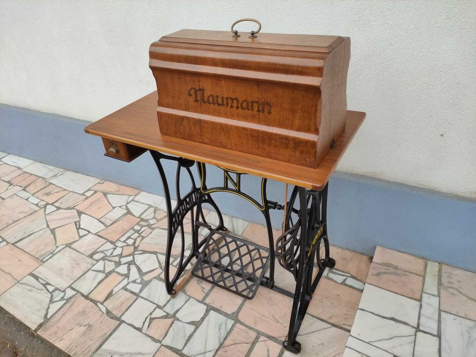 Masina  de cusut Naumann