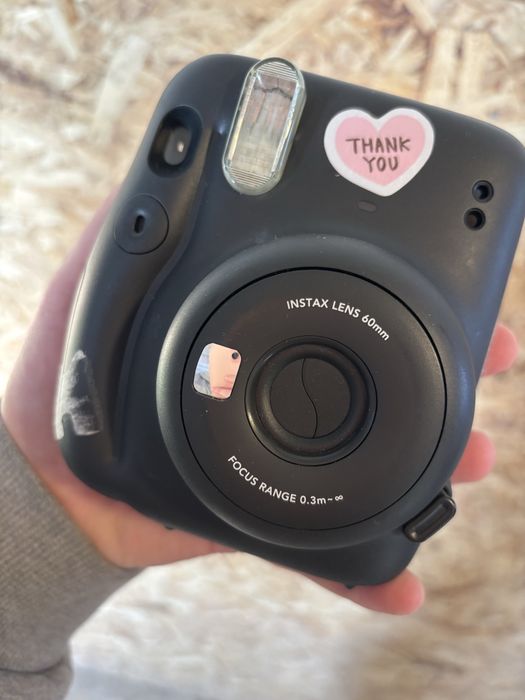 Продам Instax mini 11
