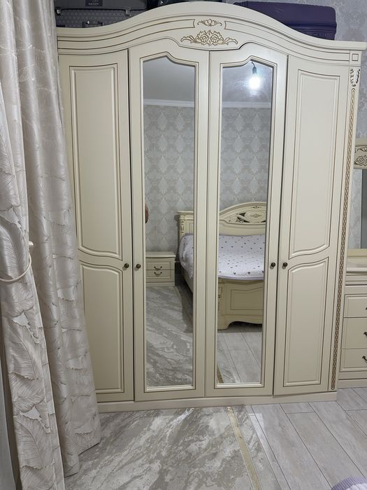 Спальный гарнитур б/у