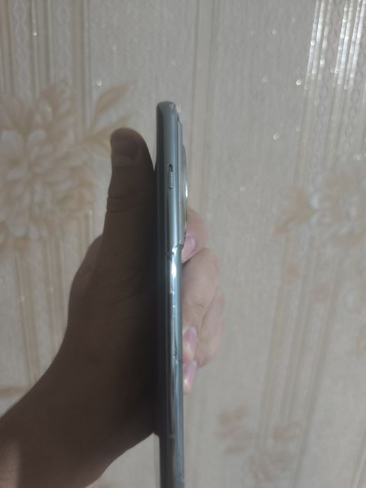 One plus 11 5G 16+4/256