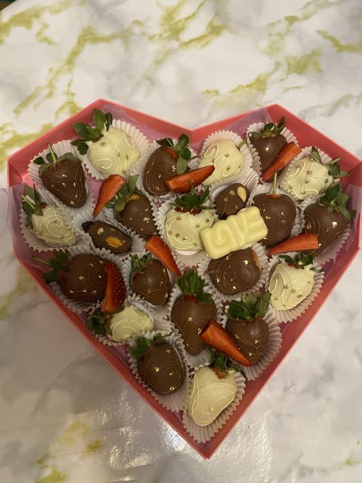 Акция клубника в шоколаде