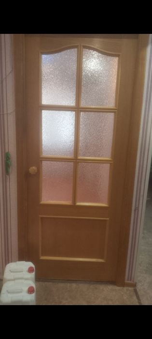 Меж комната двери