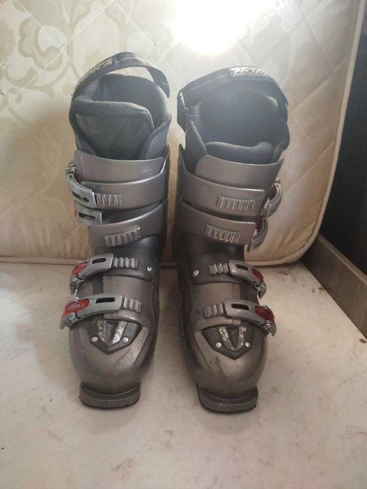Продаются горнолыжные ботинки