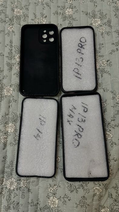 Чехлы для телефона отдам даром