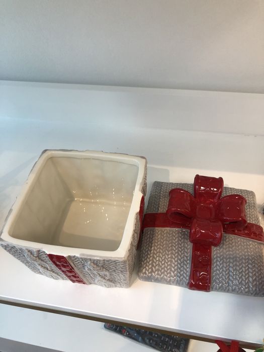 Декор. керамическая шкатулка 10000т