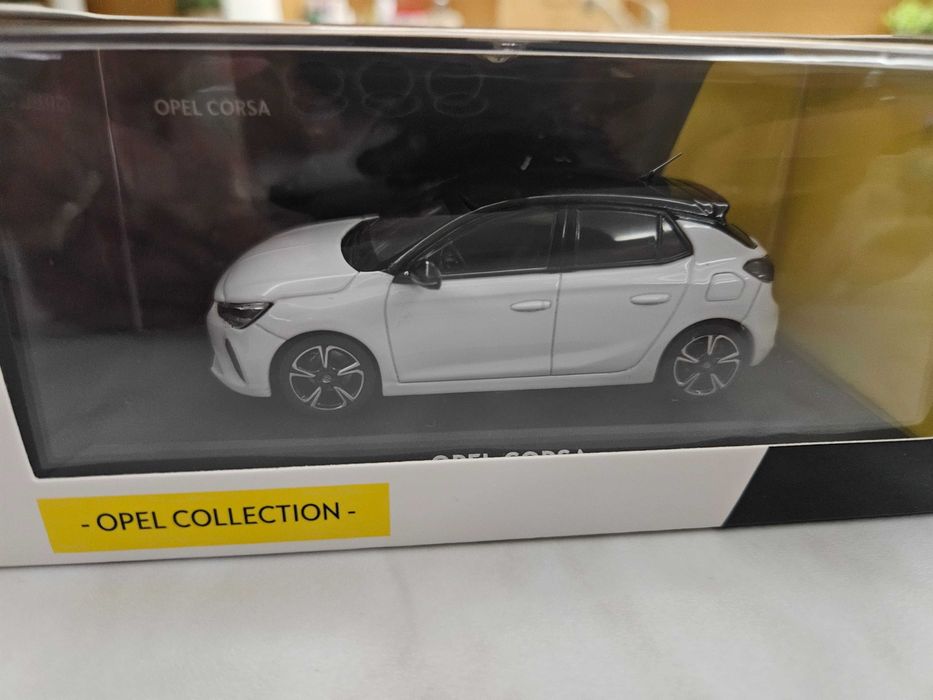 умален модел 1:43 автомобил опел корса opel corsa