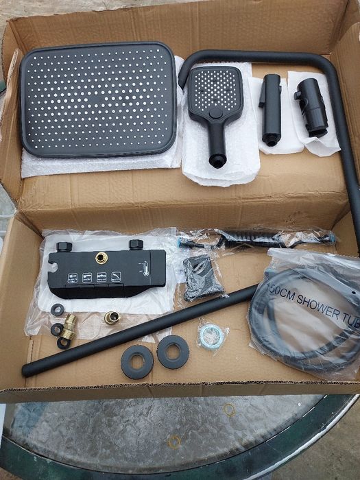 Set Coloană de Duș Premium cu Design Elegant  Negru sau Gri