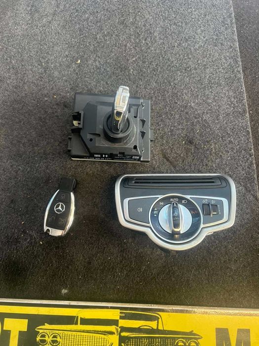 Гълтач за ключ и ключ за фарове Mercedes W205 C class