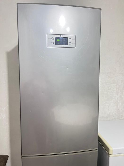 Продам холодильник