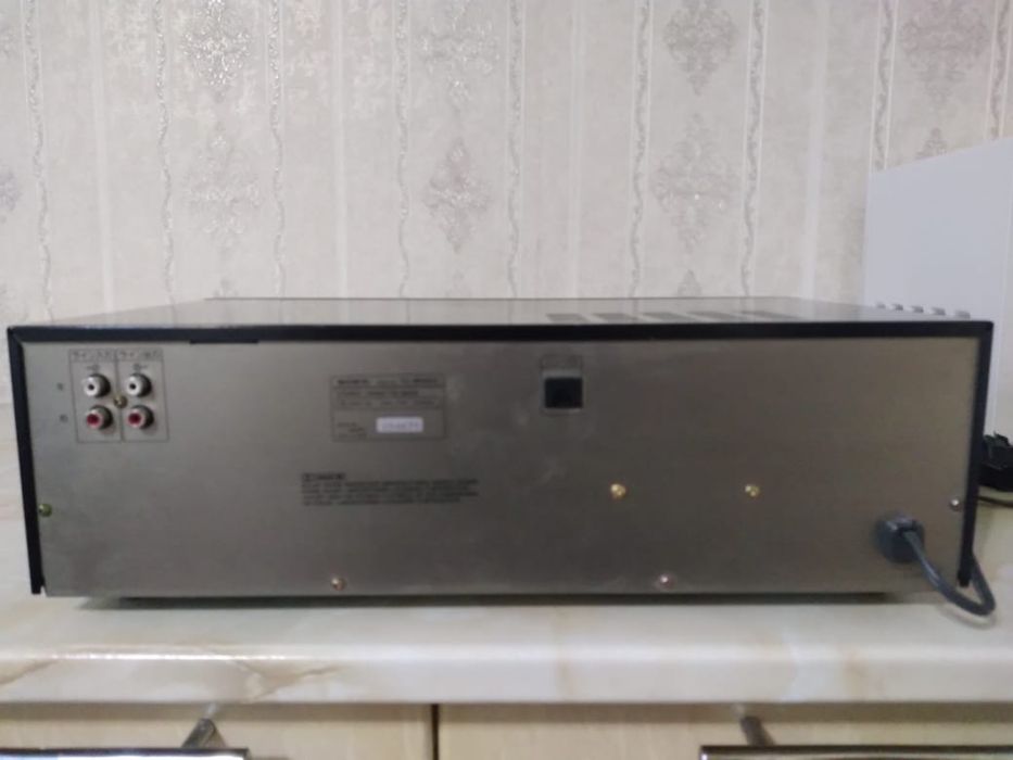 Продам кассетную деку   SONY TC-WR950