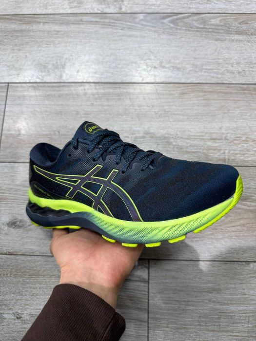 Беговые кроссовки Asics Gel-Nimbus 23.