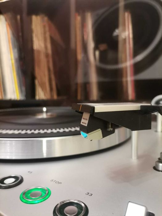 Продавам грамофон PHILIPS 22GA212 Electronic