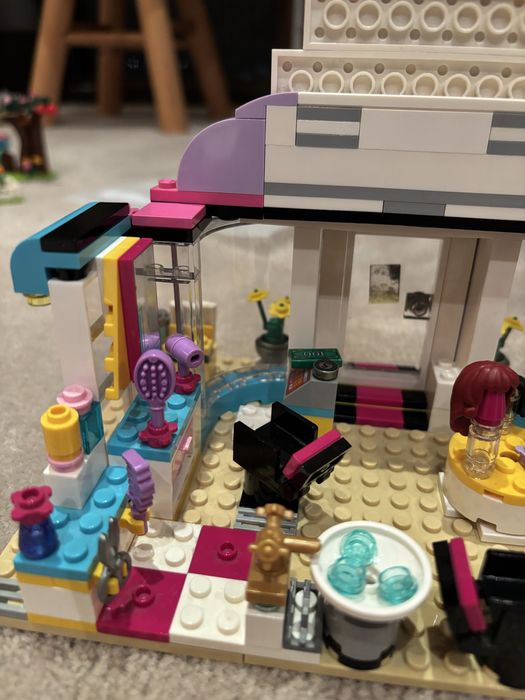 Lego friends salonul