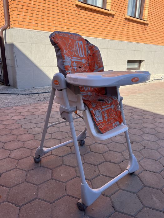Детский стульчик для кормления