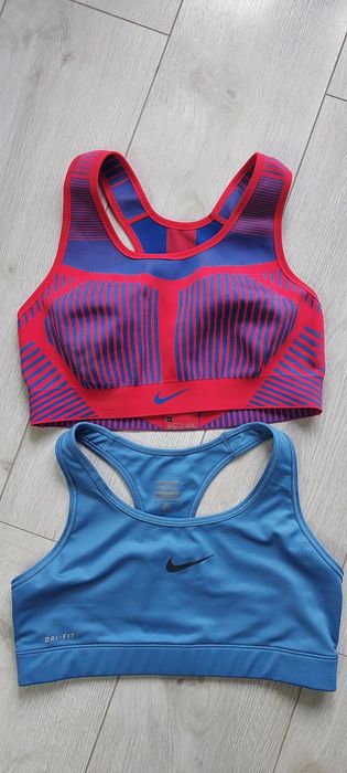 Бюстие Nike 7 евро за бр,M размер ,без забележки