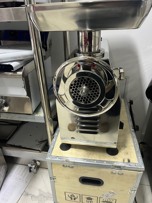 Mașina tocat profesională