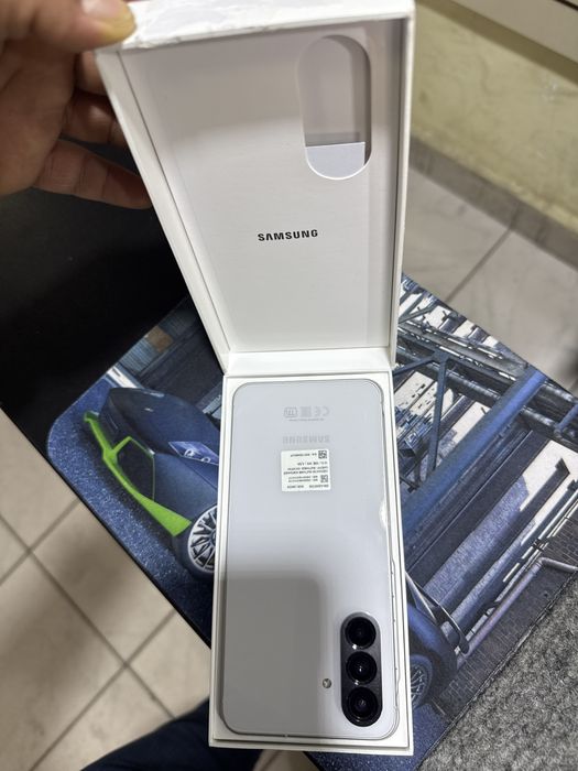 Samsung A56 5G 8/256 kop ishlatilmagan alo holati karopka dakumint bor