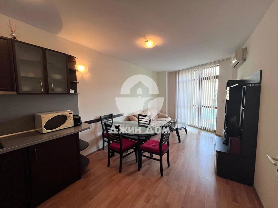 Двустаен апартамент в к-с Старфиш, Свети Влас