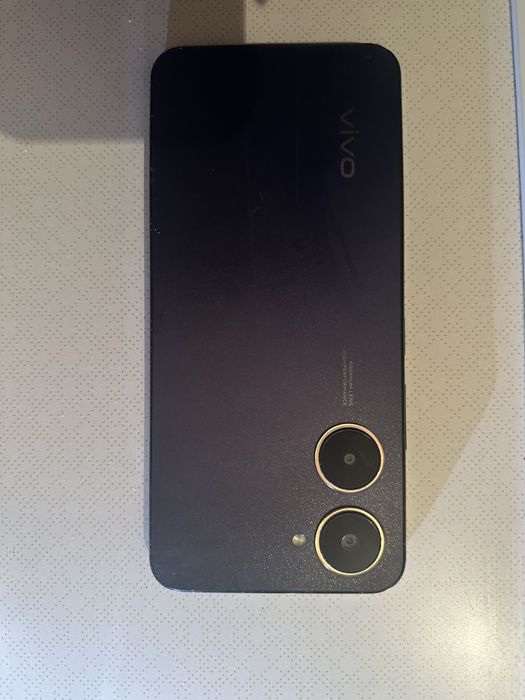 Телефон Vivo Y03