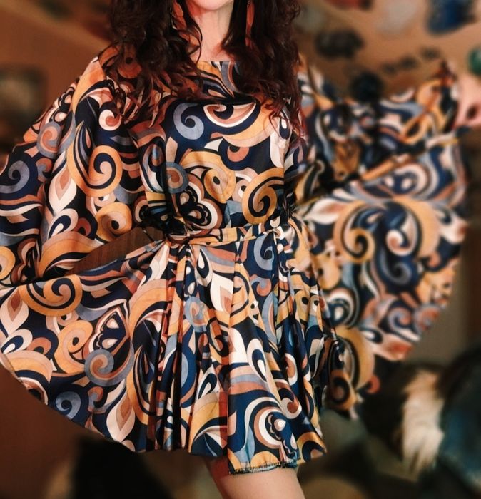 Къса рокля  с колан