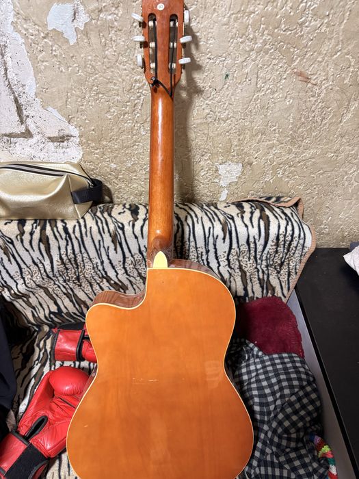 Гитара Divisev в хорошем состояний