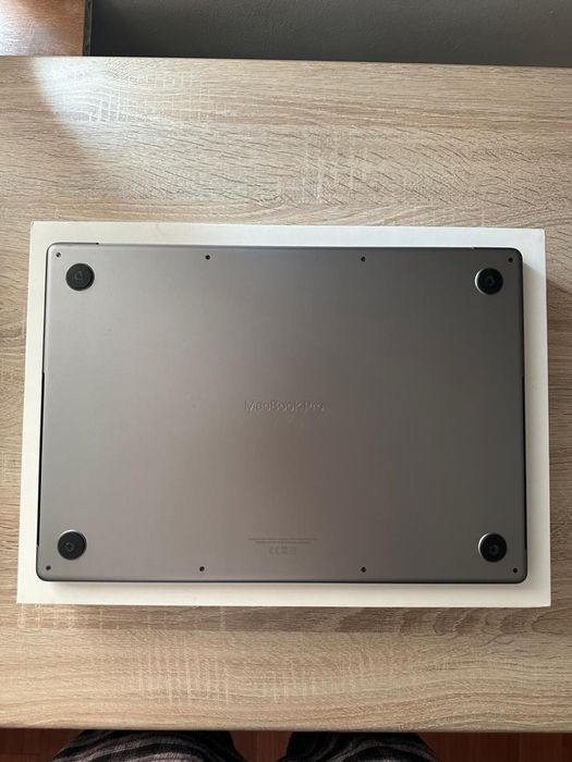 MacBook Pro 16 m1pro 16/512 EAC