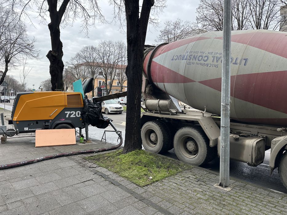 Inchiriez pompa beton stationara -fixa