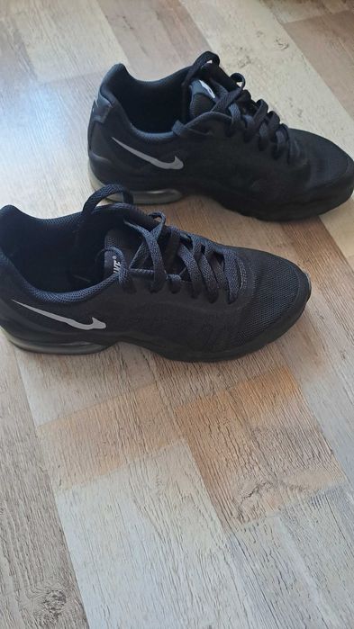 Маратонки NIKE 36 номер